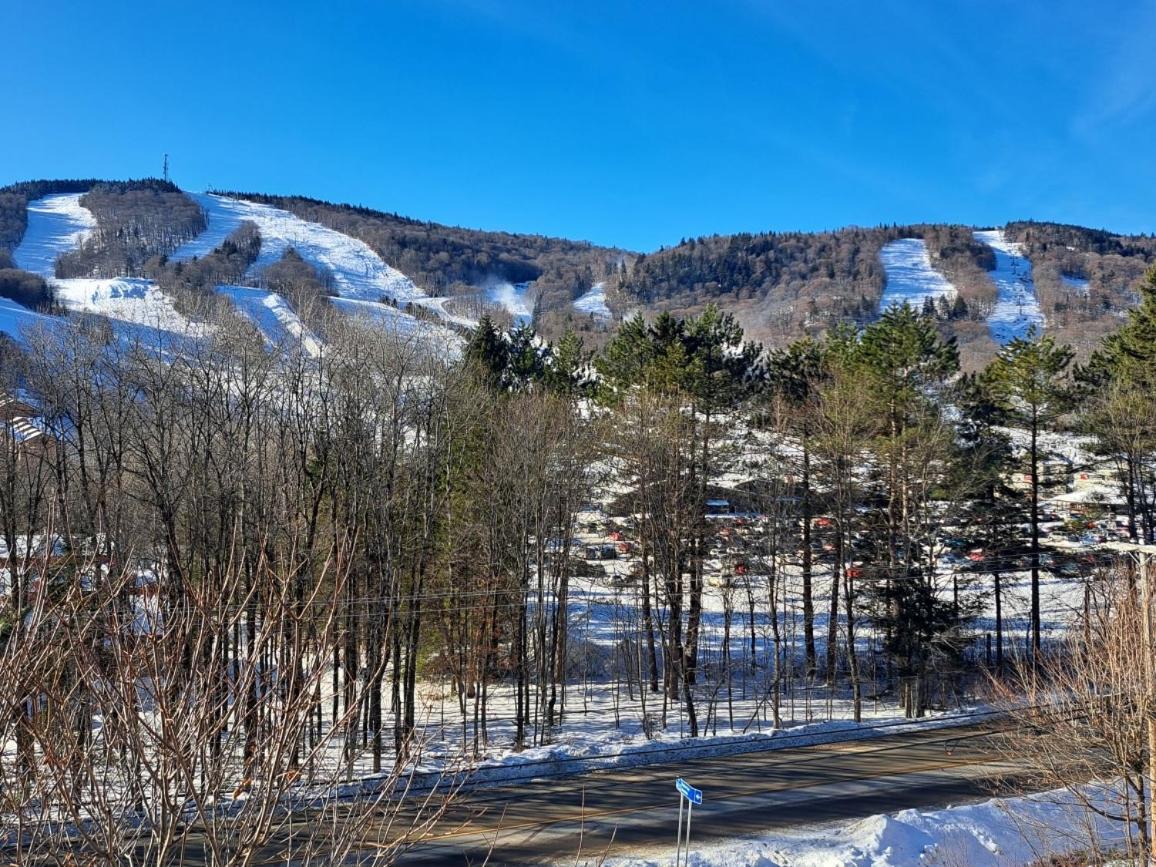 Superbe Condo Face Aux Pentes De Ski Stoneham!!! Extérieur photo