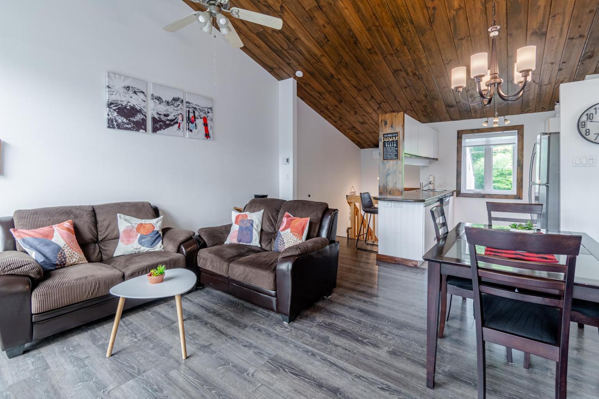 Superbe Condo Face Aux Pentes De Ski Stoneham!!! Extérieur photo